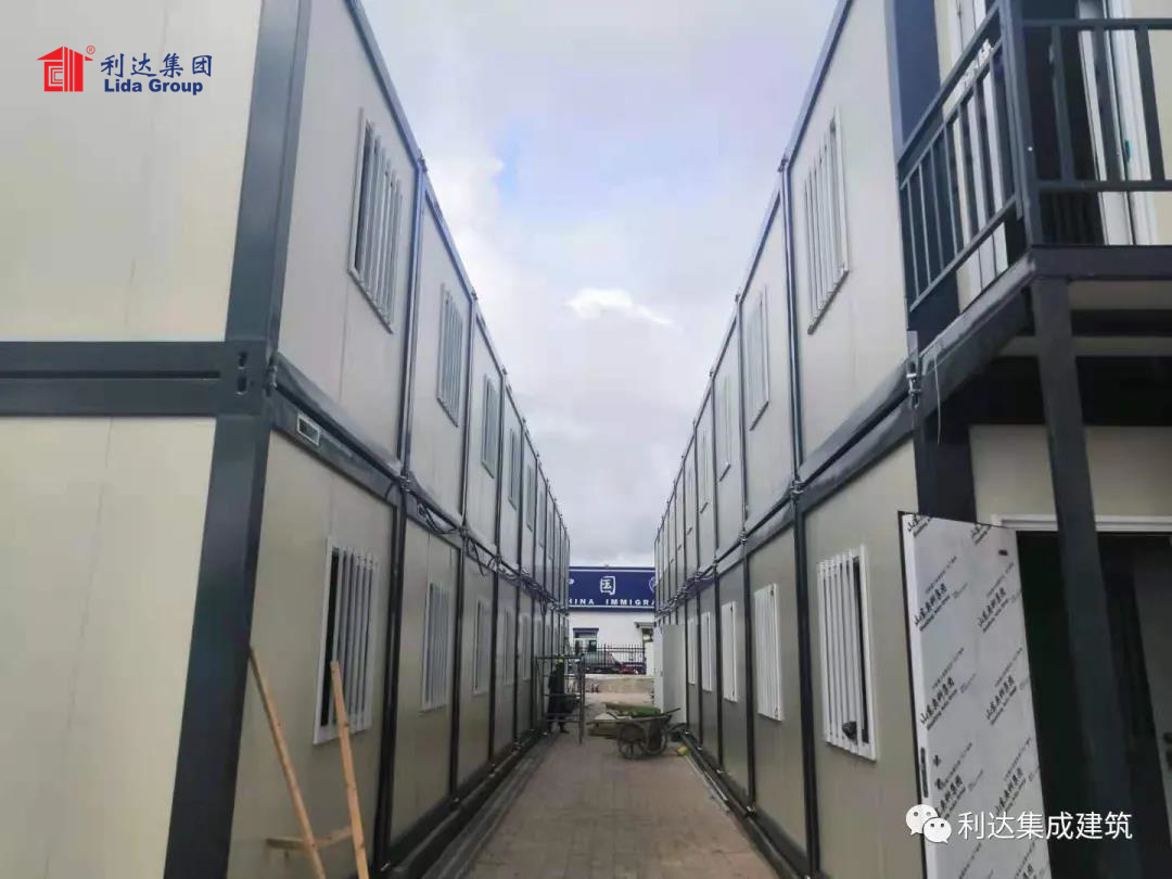 China New Low Cost Casas Prefabricadas Flat Pack Container House Europe