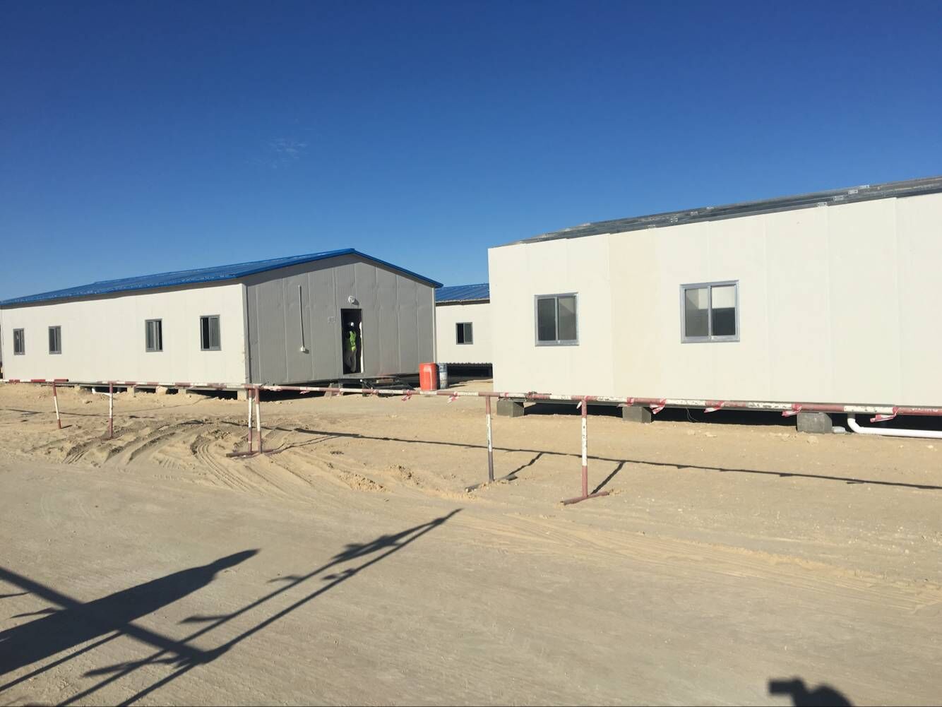 China Cheap Sandwich Panels Wall Modular Portable Prefab Houses Living Prefabricated Mobile Temporary House for Sale