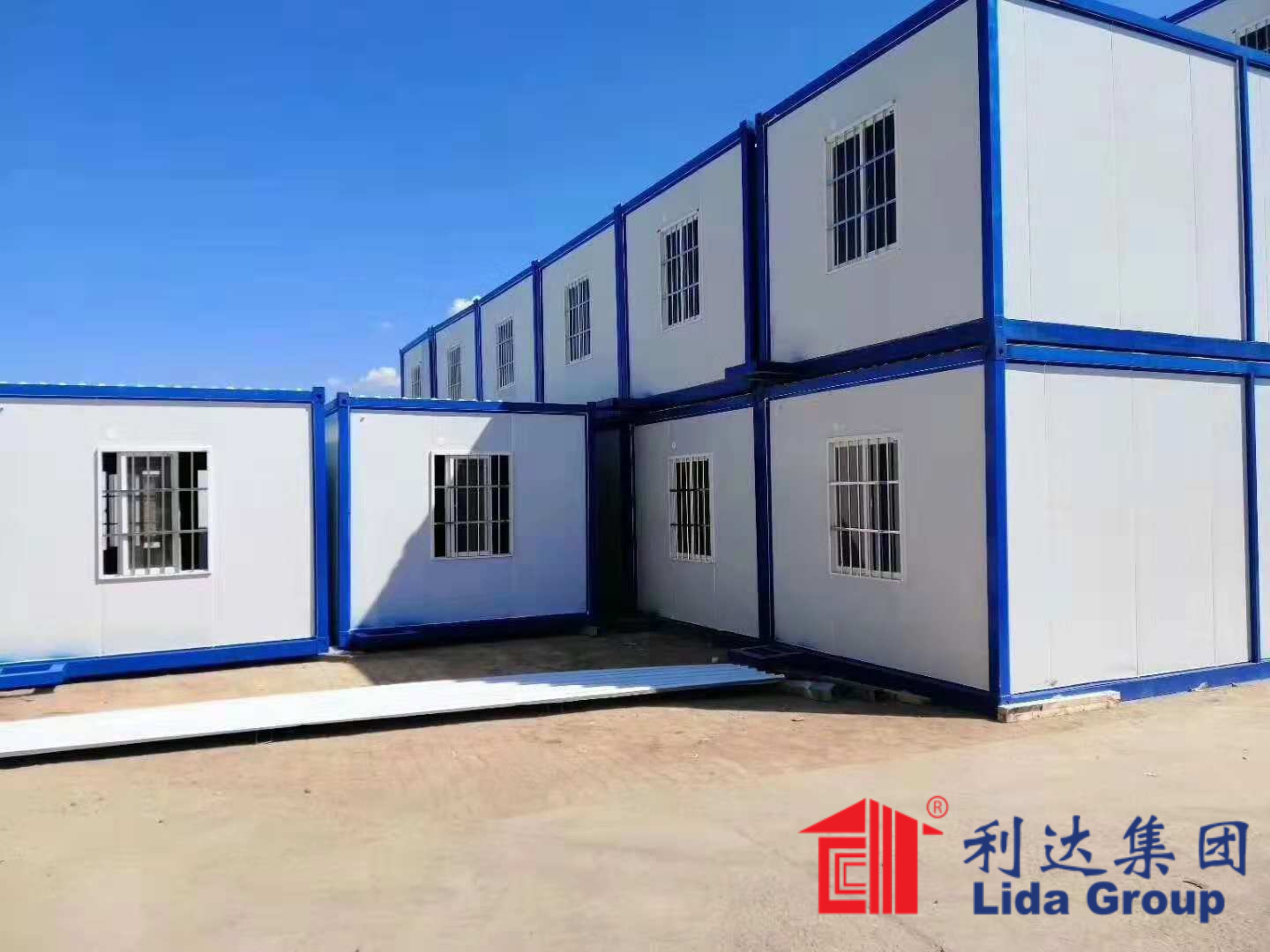 Prefab House Mobile Sandwich Panel Easy Quick Installation Modular Container House Low Cost Durable Container Worker Dormitory